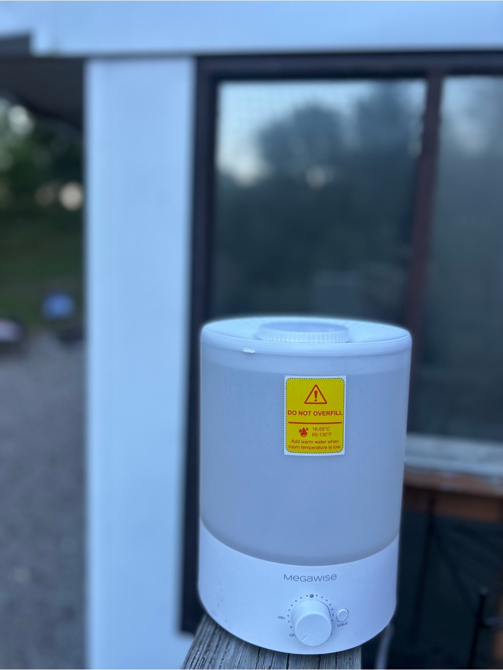 White Ultrasonic Humidifier - Quiet Home Moisture Control with changing lights